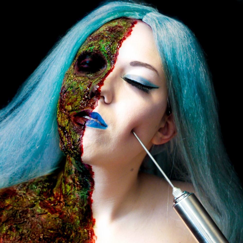 Meet your Posher, Lyra